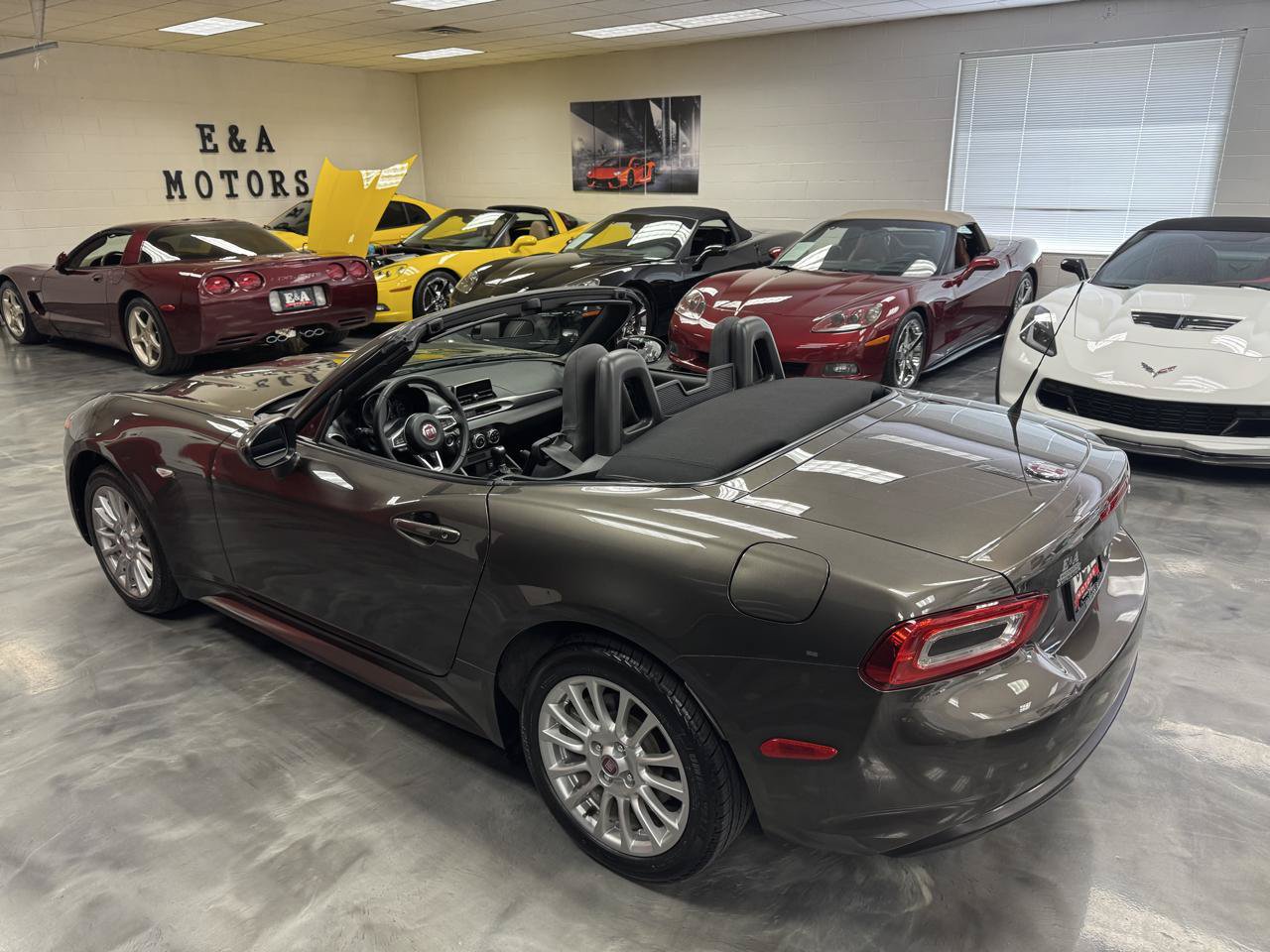 Used 2017 FIAT 124 Spider Classica RWD image 14