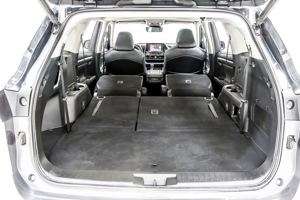 Used 2020 Toyota Highlander XLE FWD image 36