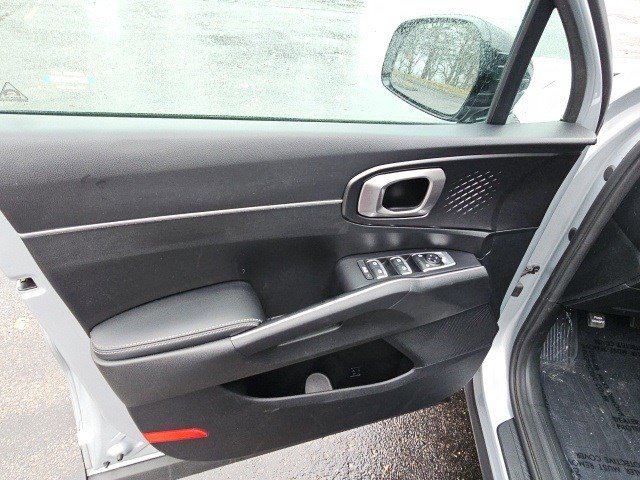 Used 2021 Kia Sorento S image 21