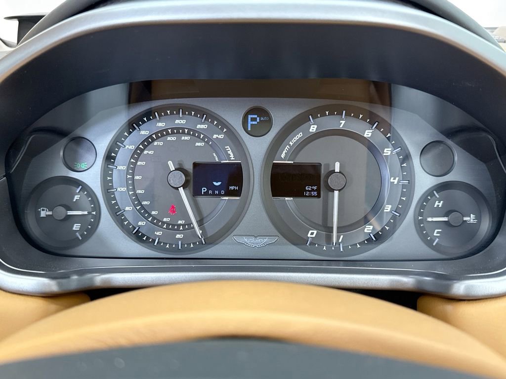 Used 2014 Aston Martin Vanquish Volante image 38