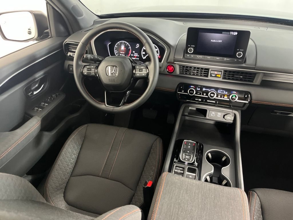 Certified 2025 Honda Pilot Sport image 12