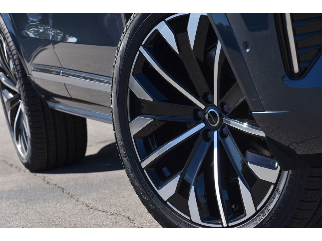 New 2026 Volvo XC90 B6 Plus w/ Protection Package Premier image 10