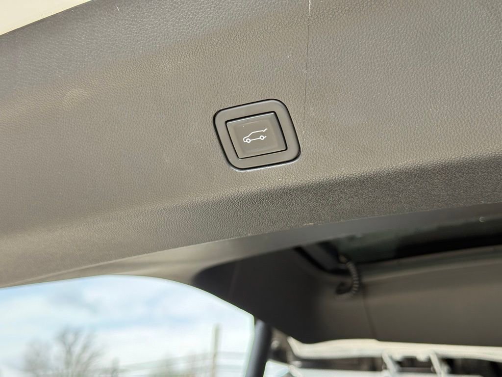 Used 2023 Chevrolet Tahoe High Country w/ Premium Package 2 AWD/4WD image 31