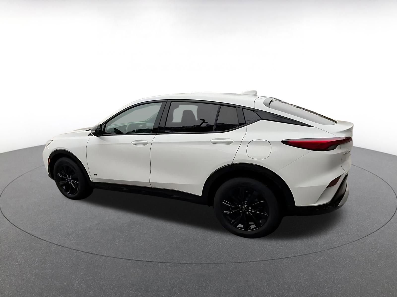 Used 2025 Buick Envista Sport Touring image 11