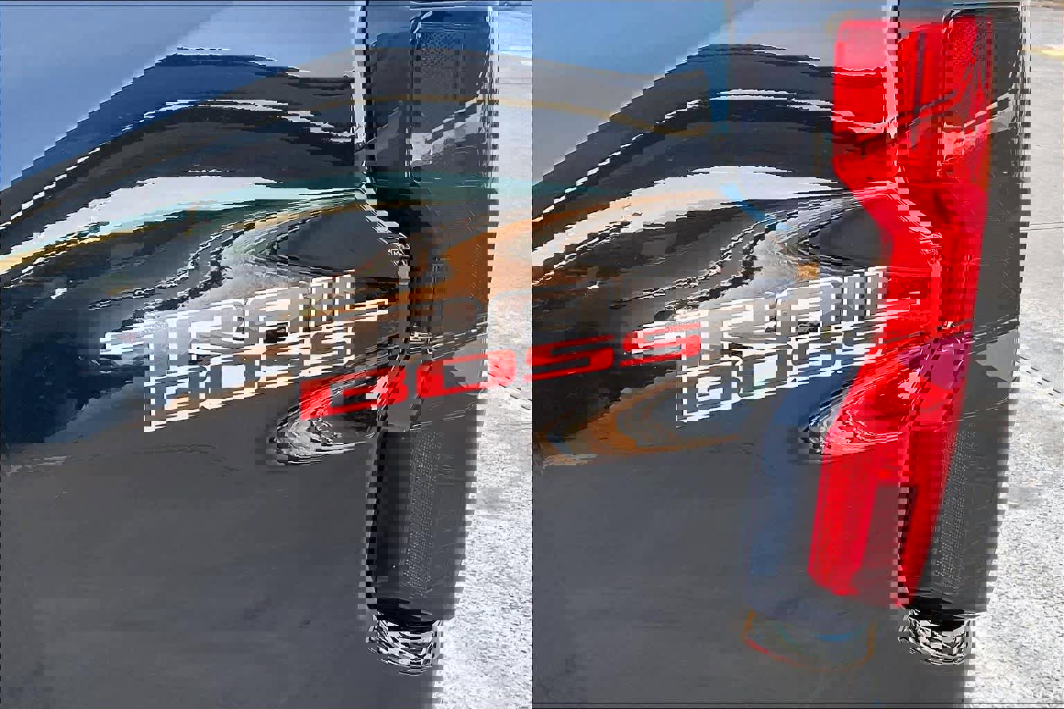 Used 2023 Chevrolet Colorado Trail Boss w/ Technology Package image 11