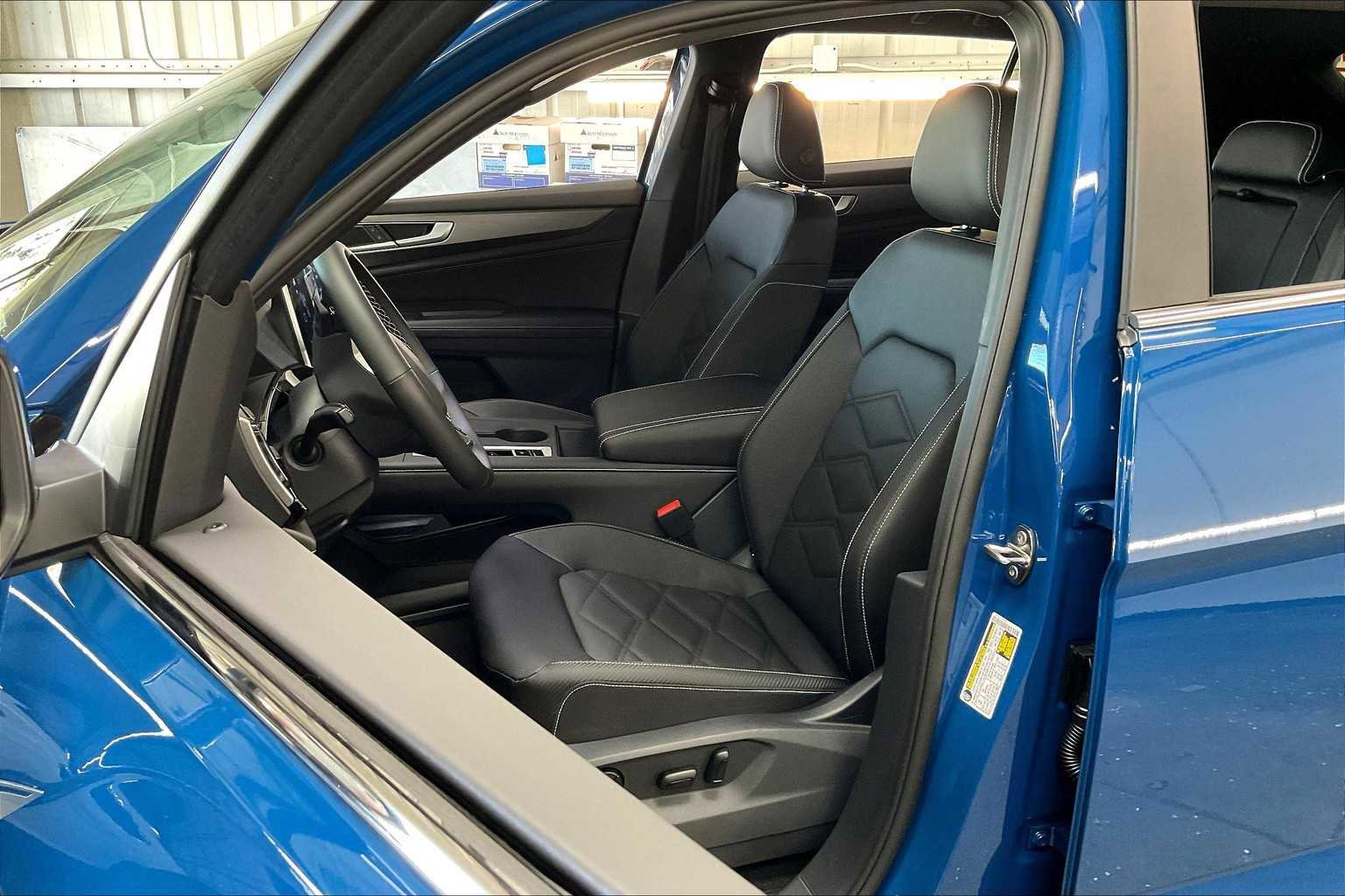 New 2025 Volkswagen Atlas Cross Sport SE image 11