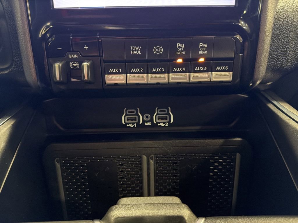 Used 2025 RAM 3500 Laramie w/ Night Edition AWD/4WD image 9