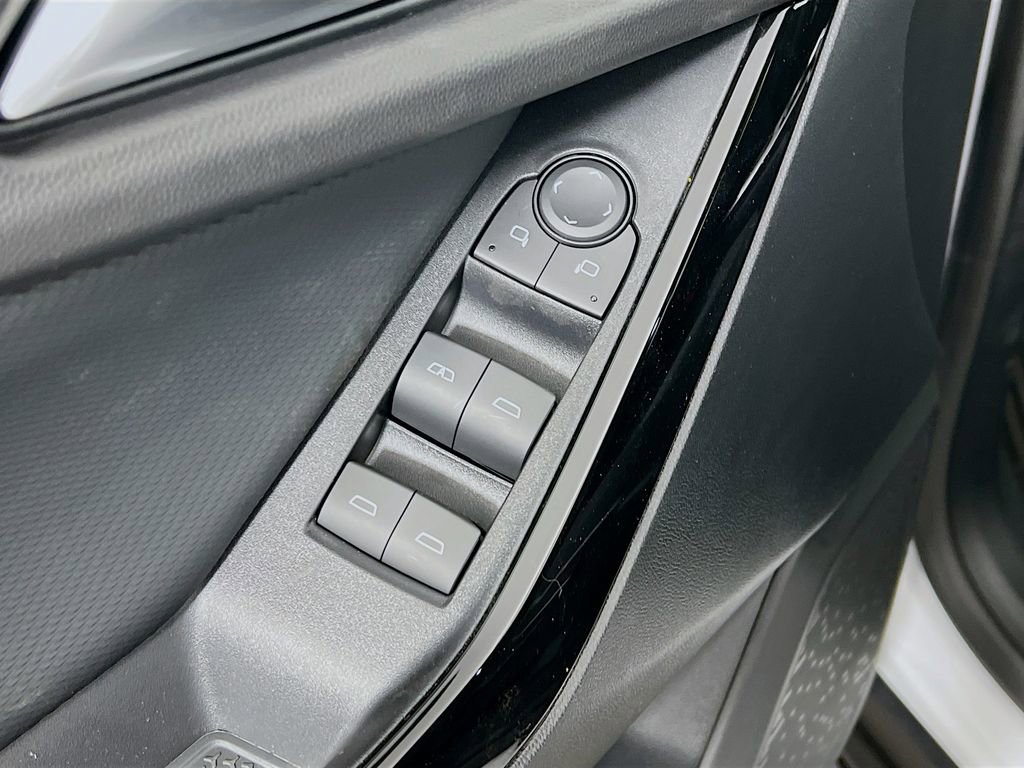 New 2026 Chevrolet Equinox LT FWD image 32