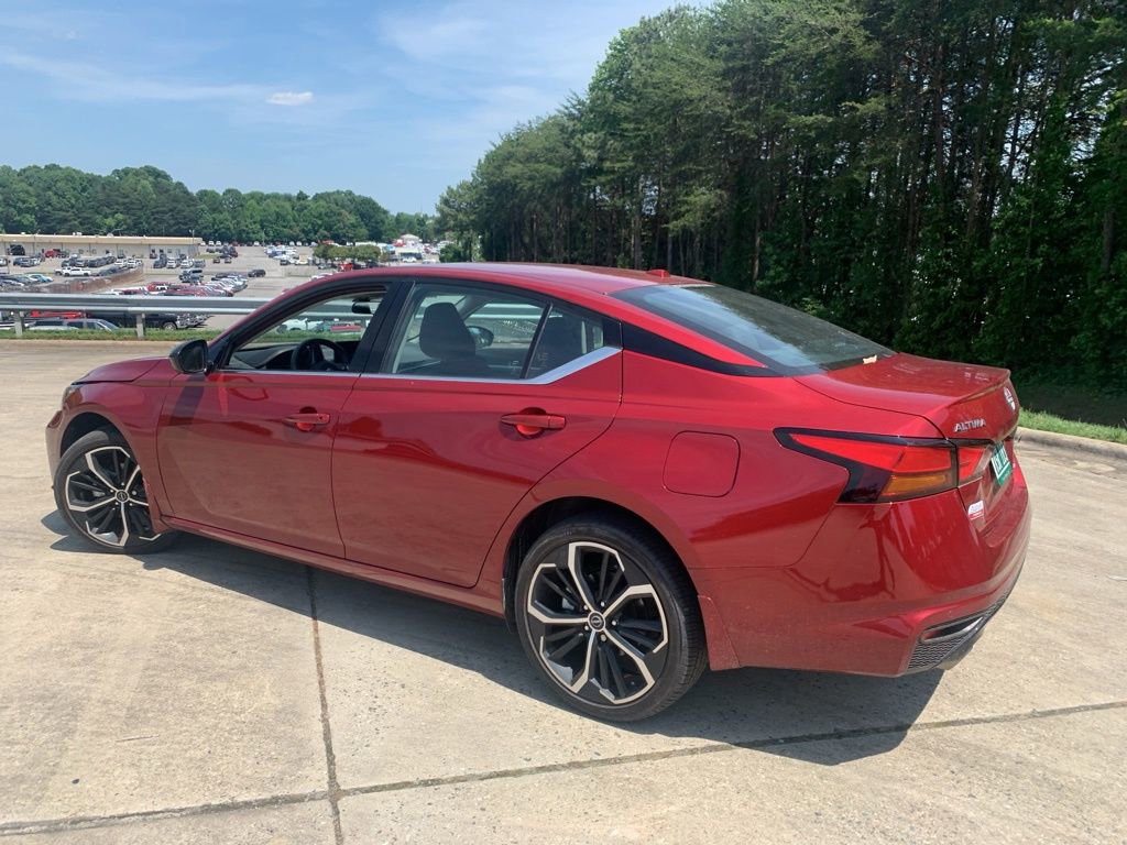 Used 2024 Nissan Altima 2.5 SR w/ SR Premium Package AWD/4WD image 14
