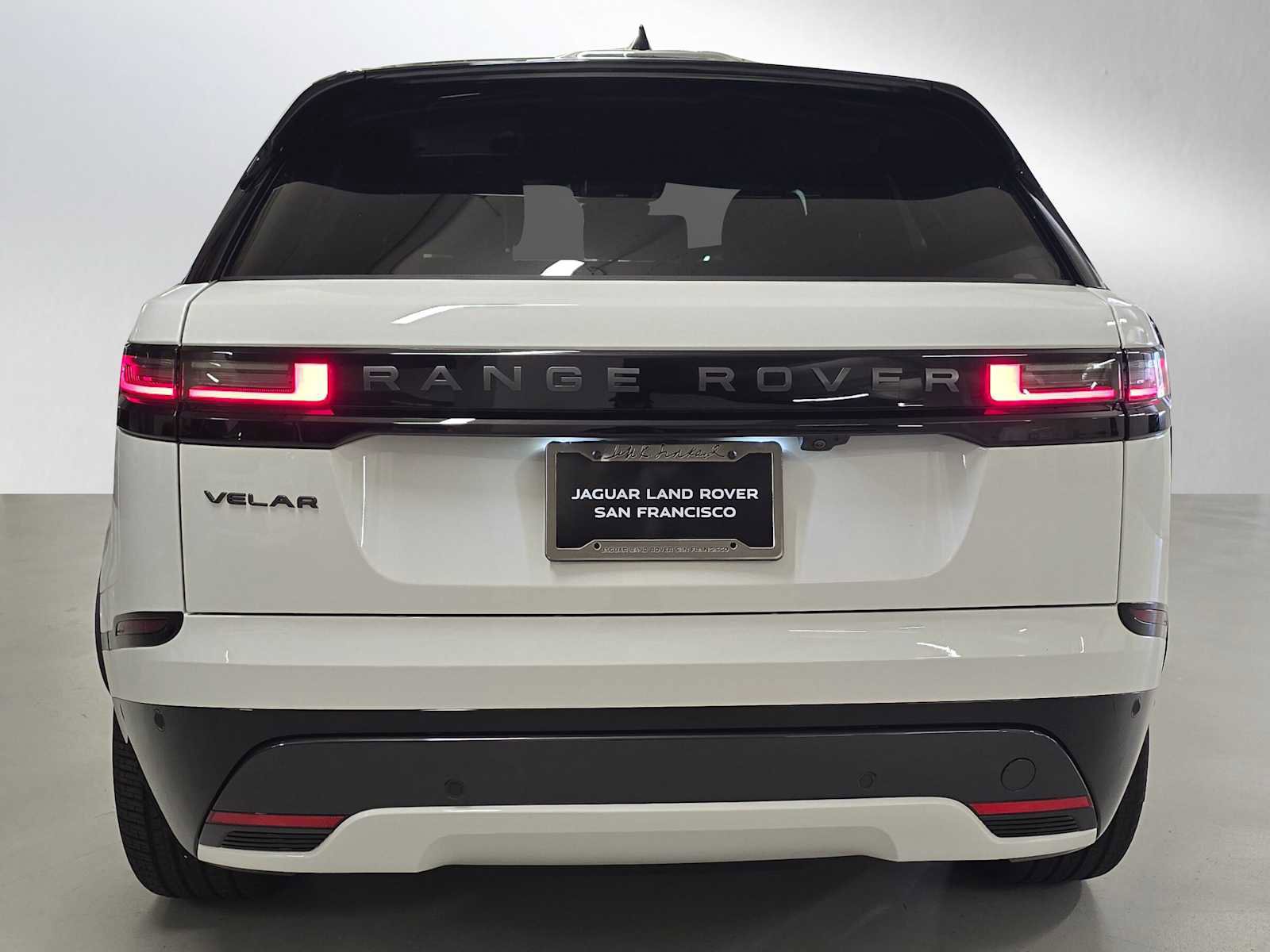 New 2026 Land Rover Range Rover Velar Dynamic SE image 4