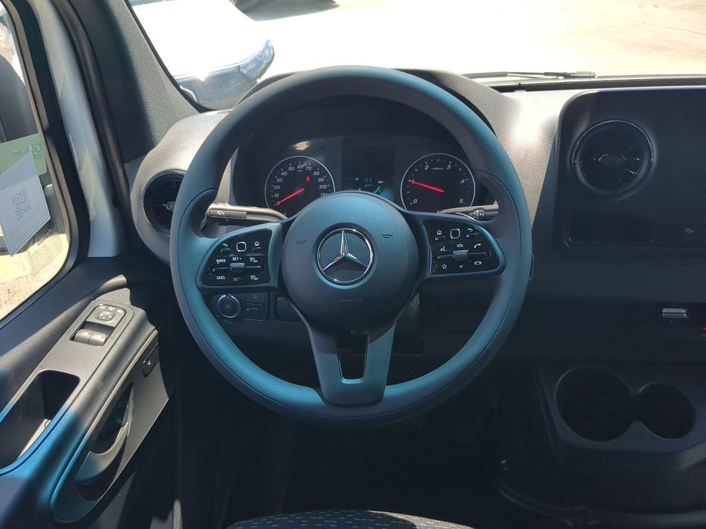 Used 2024 Mercedes-Benz Sprinter 144 Cargo image 3