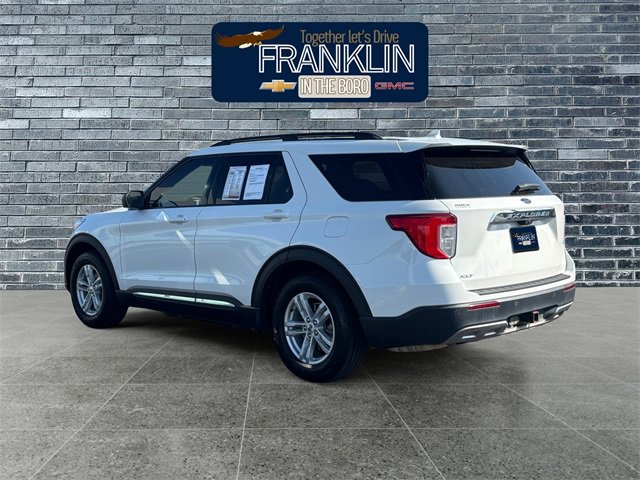 Used 2022 Ford Explorer XLT w/ Equipment Group 202A image 3