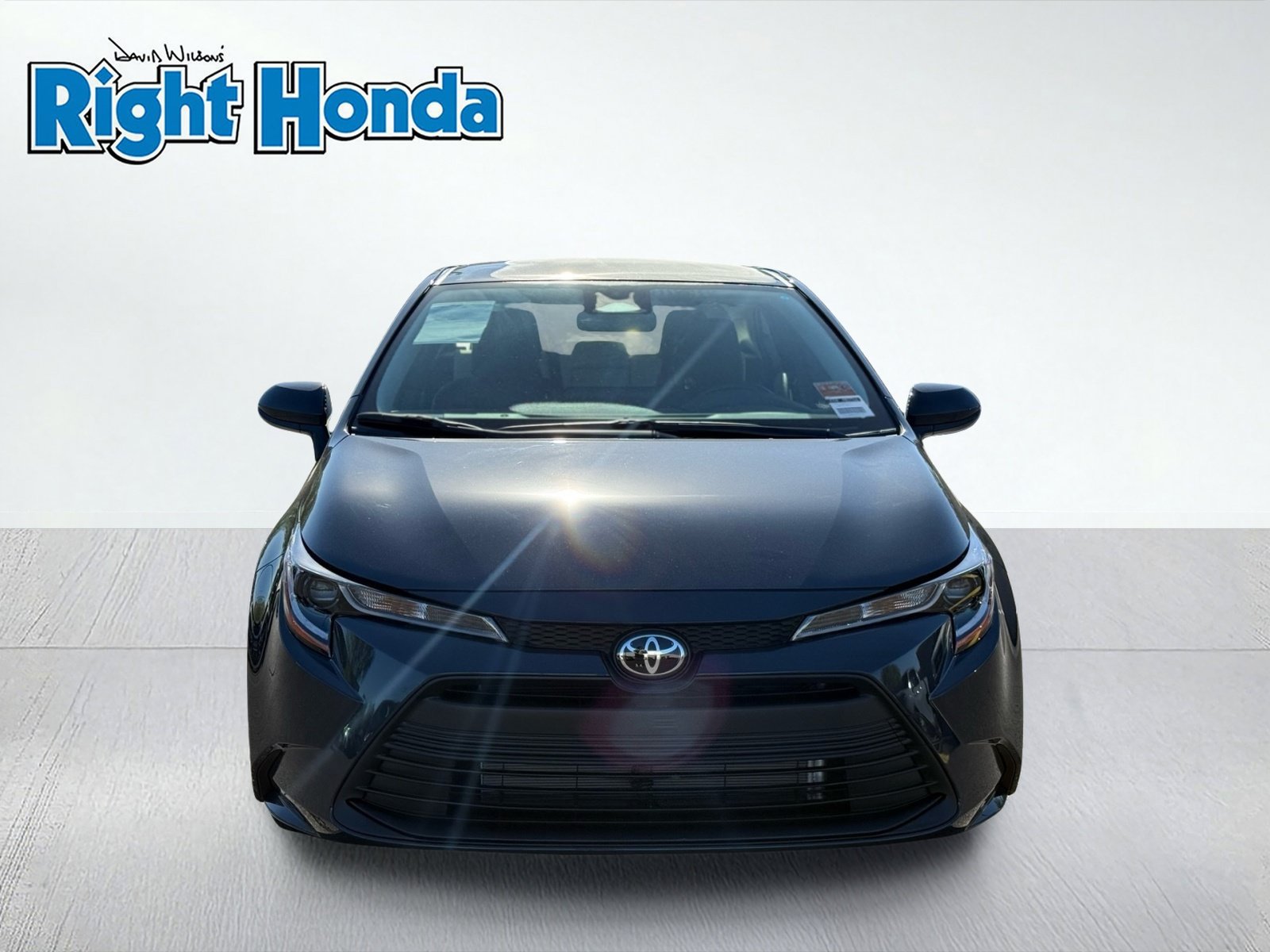 Used 2027 Toyota Corolla LE w/ LE Premium Package FWD image 5