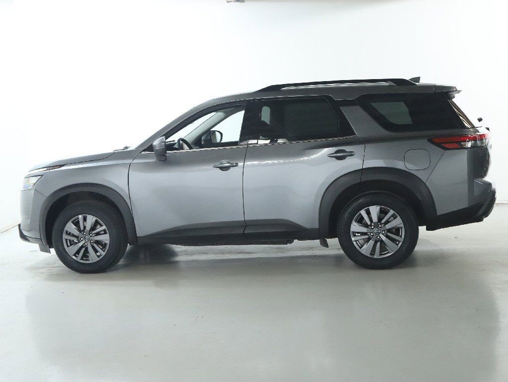 Used 2025 Nissan Pathfinder SV image 41