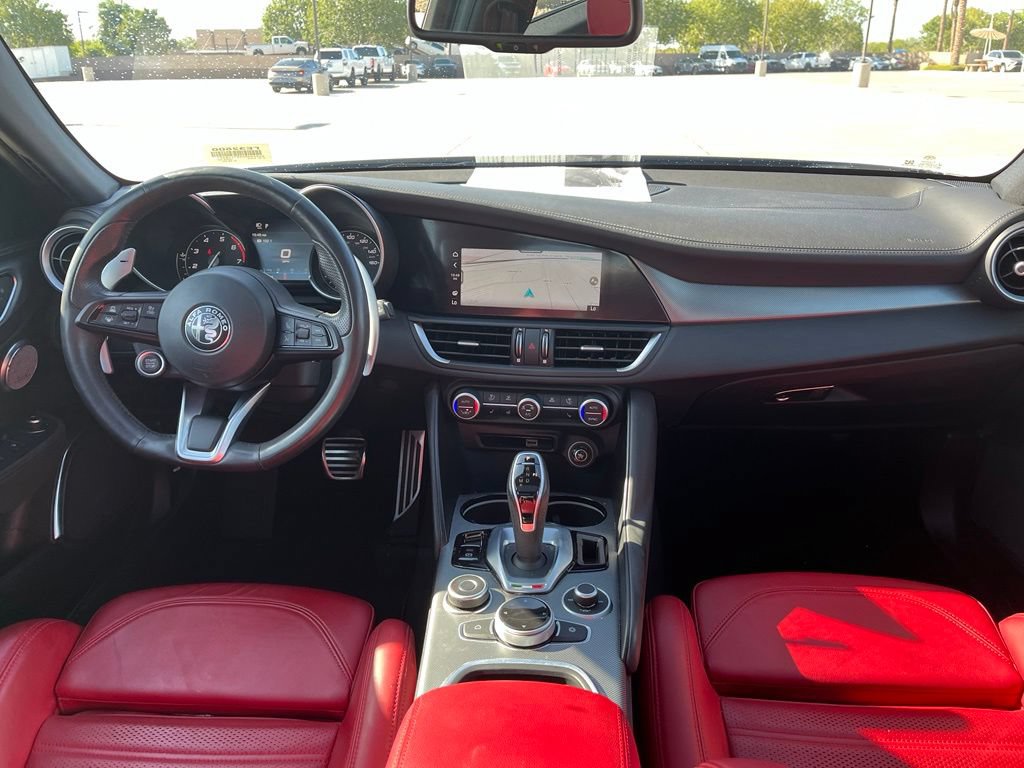 Used 2023 Alfa Romeo Giulia Veloce RWD image 12