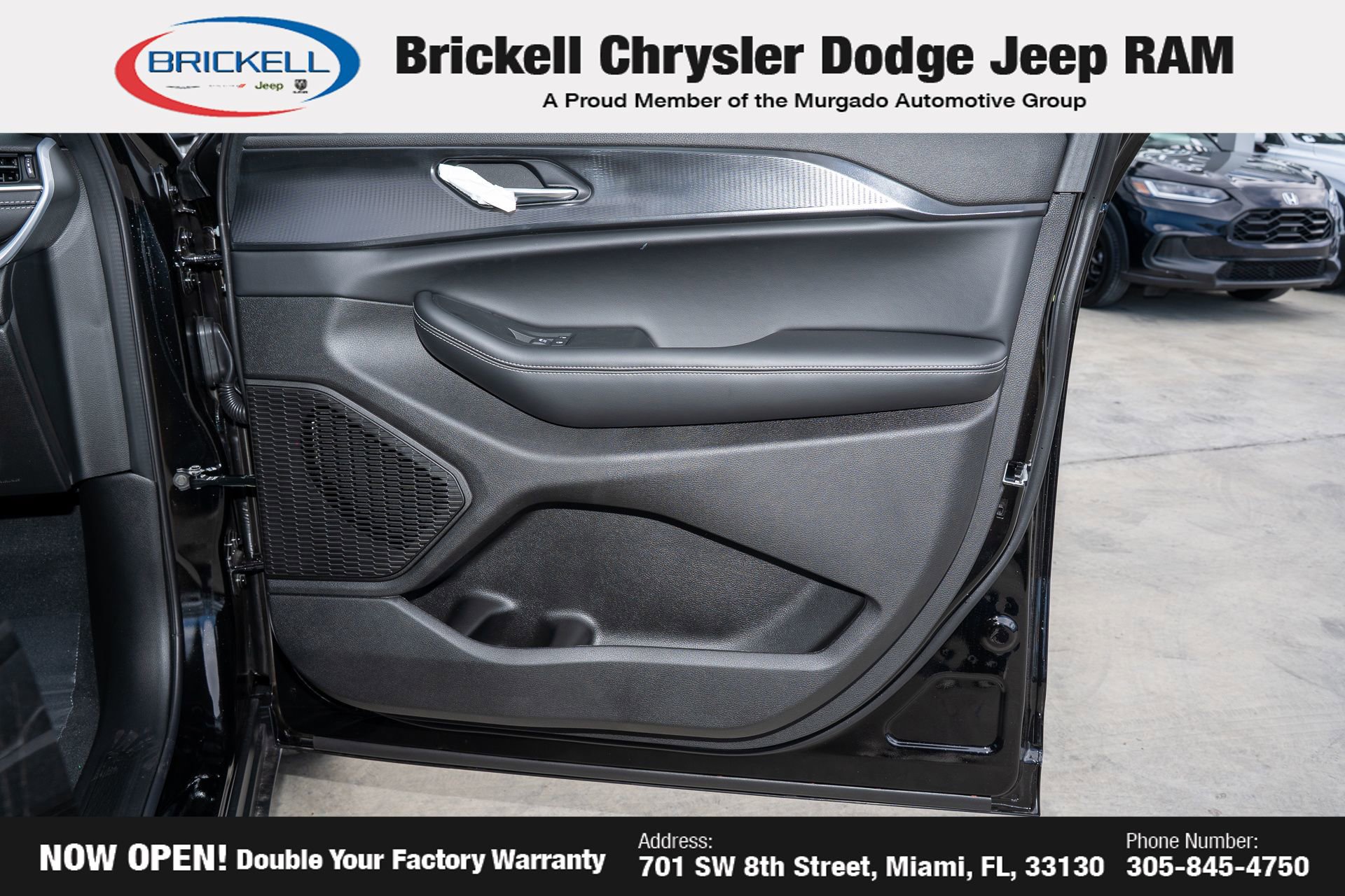 New 2025 Jeep Grand Cherokee L Laredo image 13