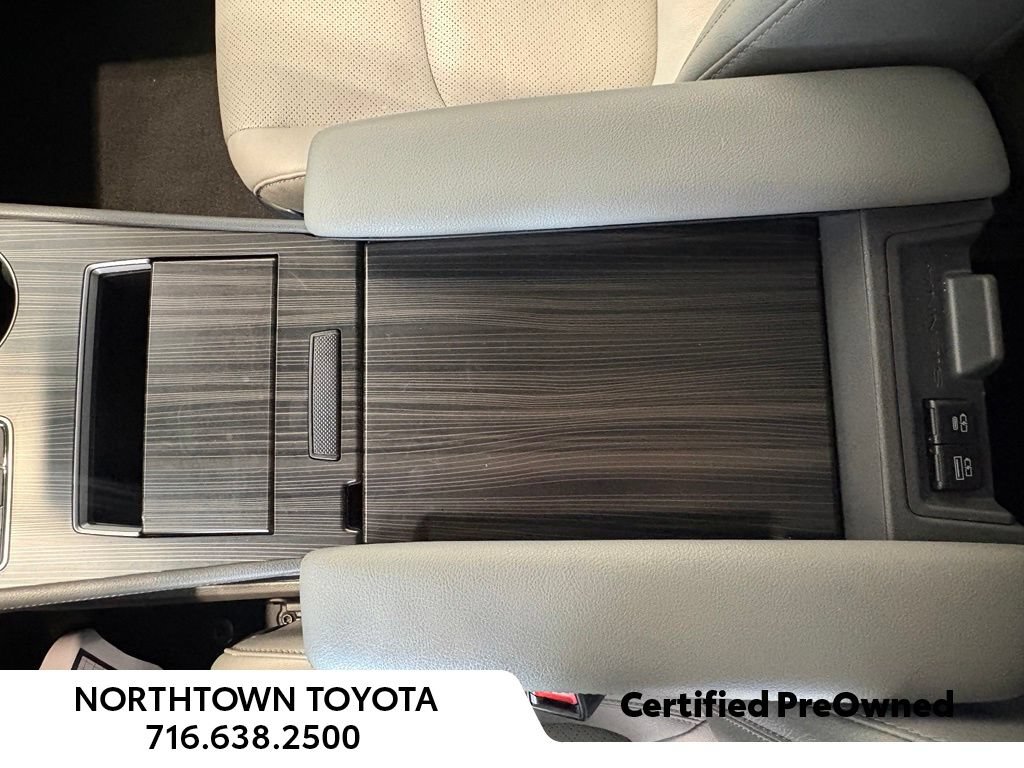 Used 2022 Toyota Sienna Limited AWD/4WD image 23