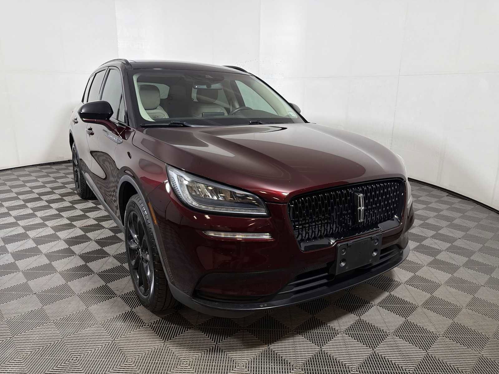 Used 2020 Lincoln Corsair AWD w/ Premium Package image 2