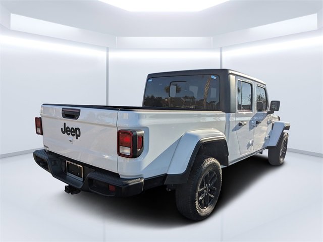 Used 2022 Jeep Gladiator Sport image 3
