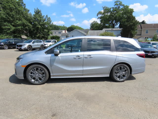 New 2027 Honda Odyssey Touring image 3