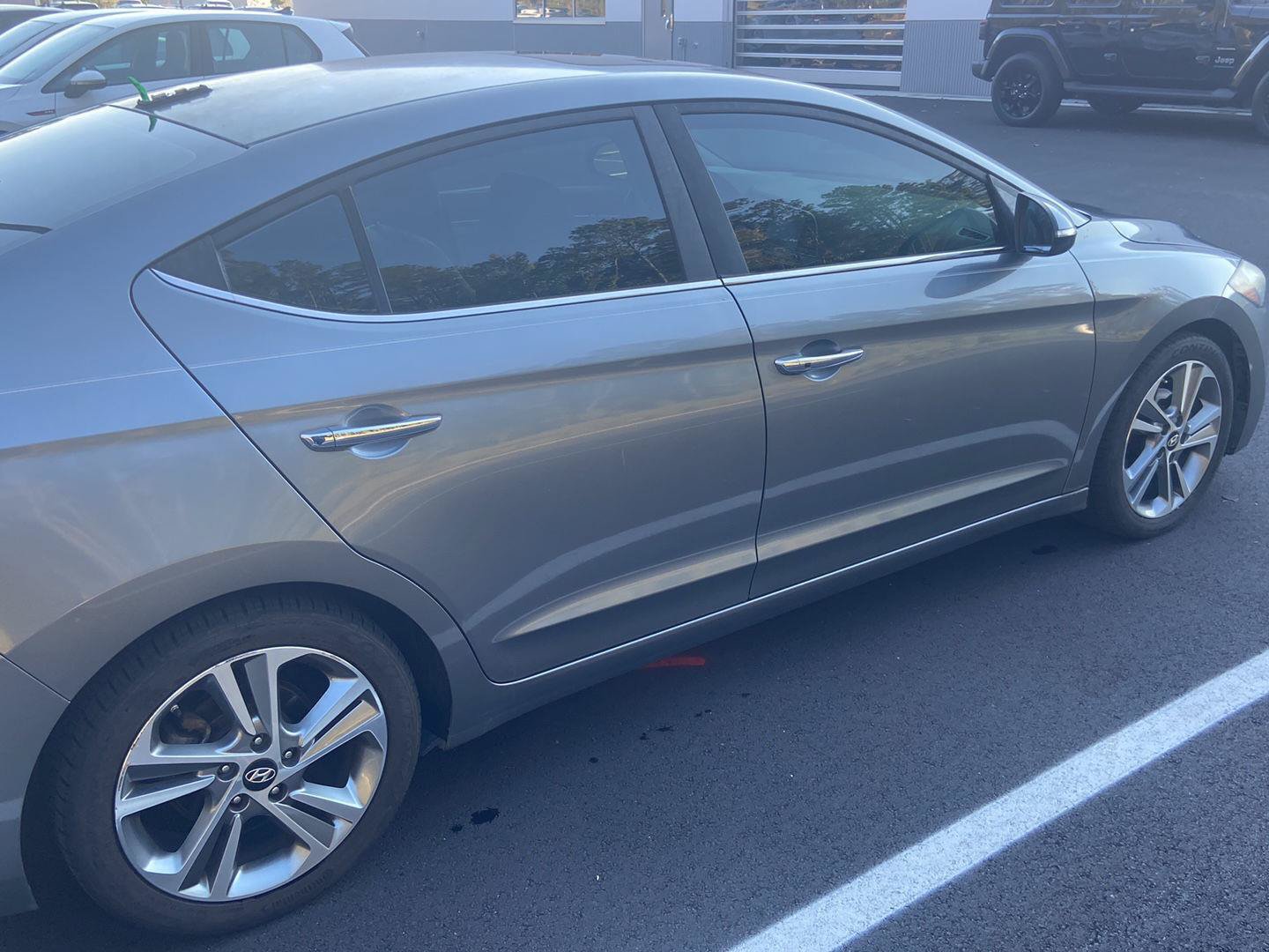Used 2017 Hyundai Elantra Limited w/ Limited Tech Package 04 FWD image 5