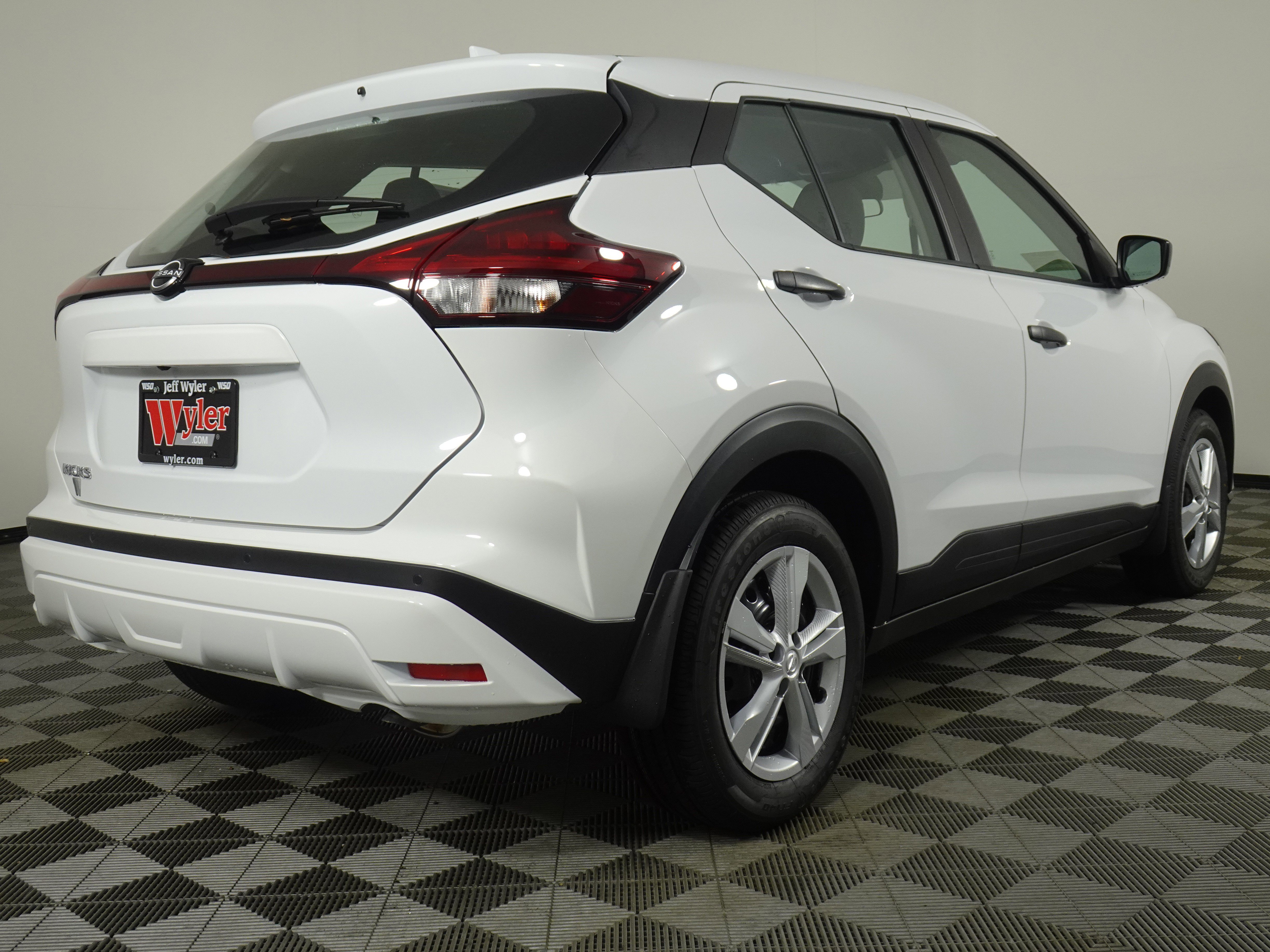 New 2025 Nissan Kicks Play S image 3