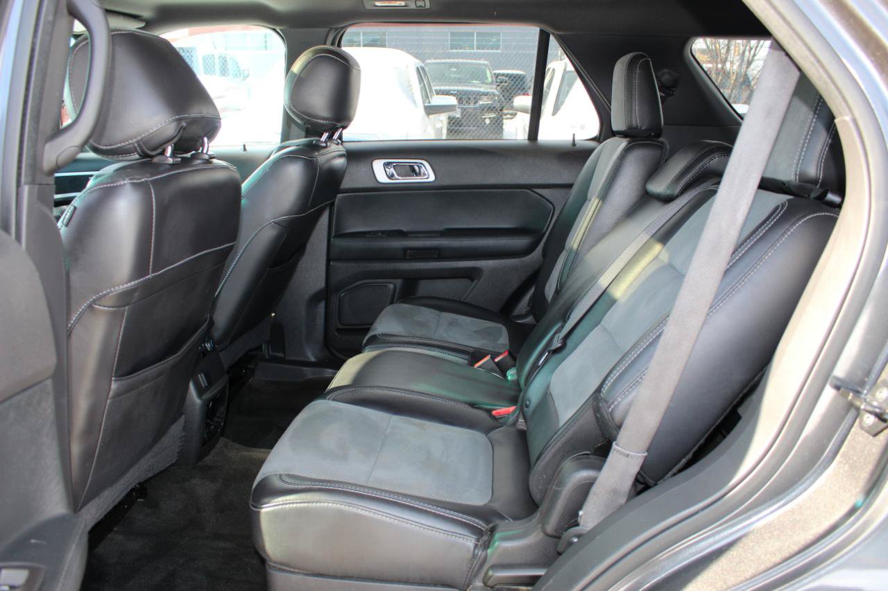 Used 2015 Ford Explorer XLT w/ Equipment Group 202A AWD/4WD image 15