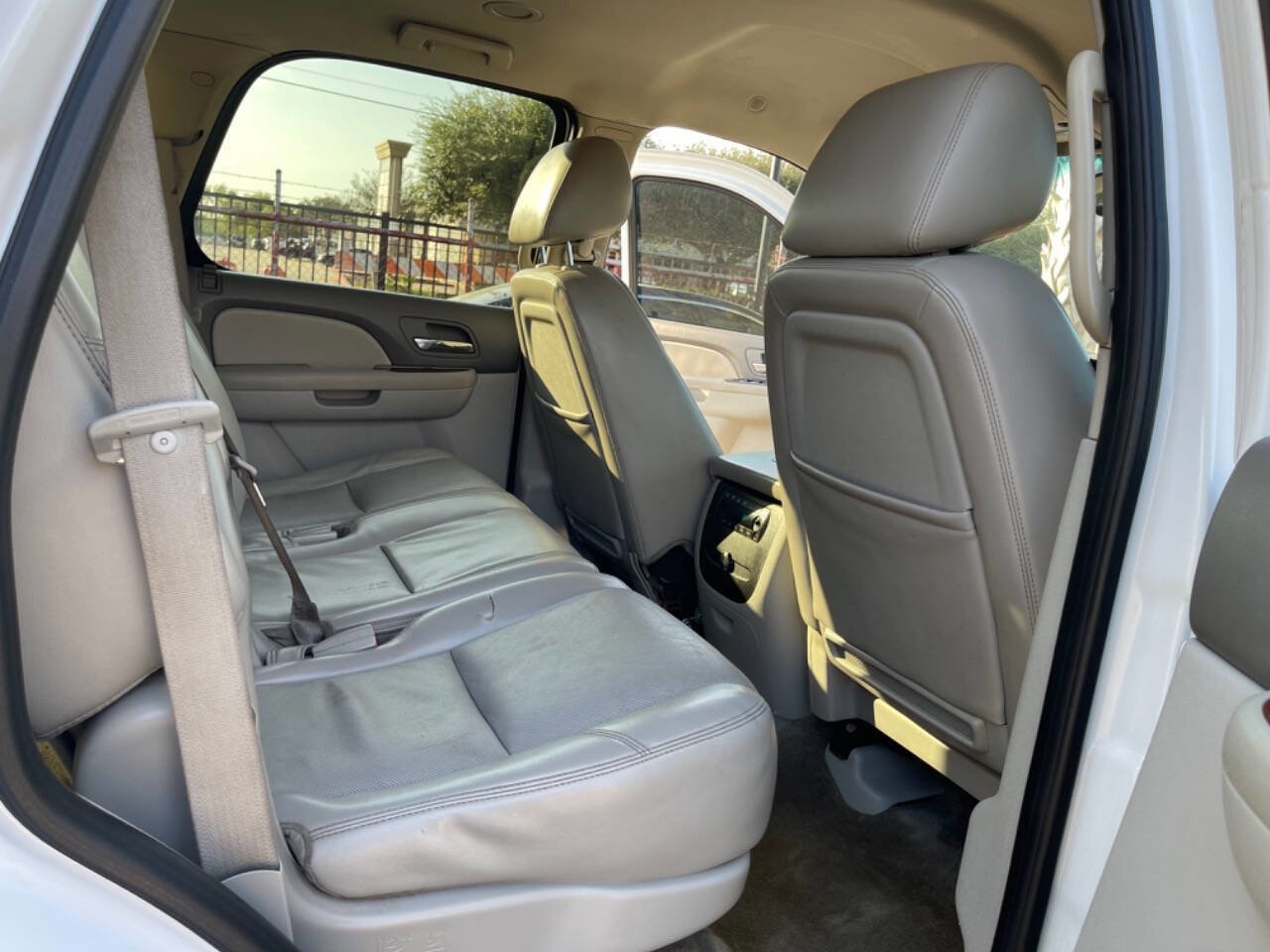 Used 2011 Chevrolet Tahoe LTZ RWD image 20