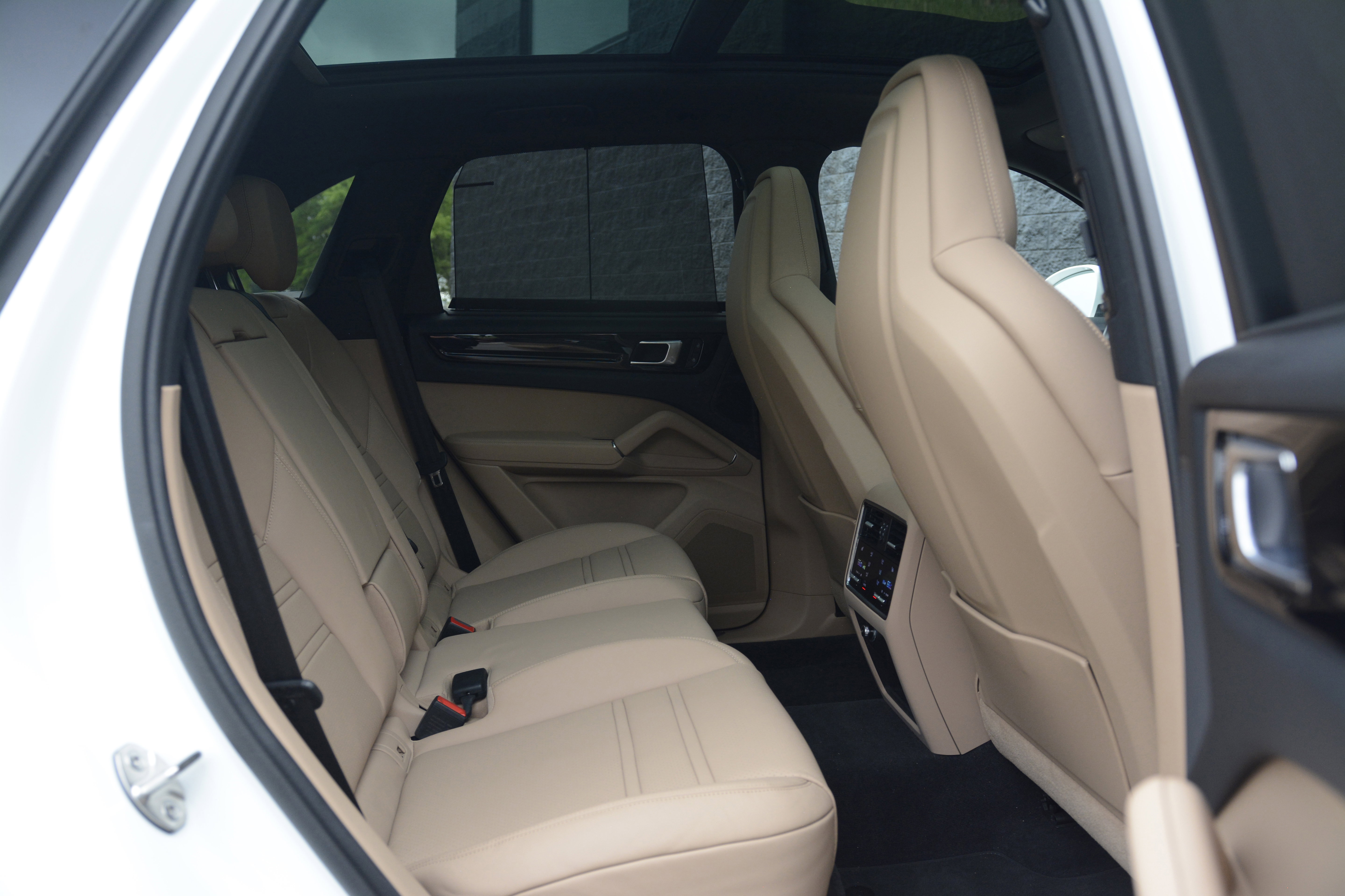 Certified 2023 Porsche Cayenne AWD/4WD image 34