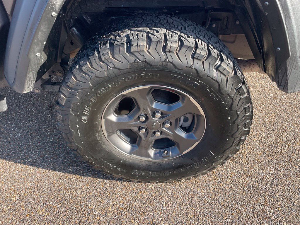 Used 2024 Jeep Gladiator Sport AWD/4WD image 17