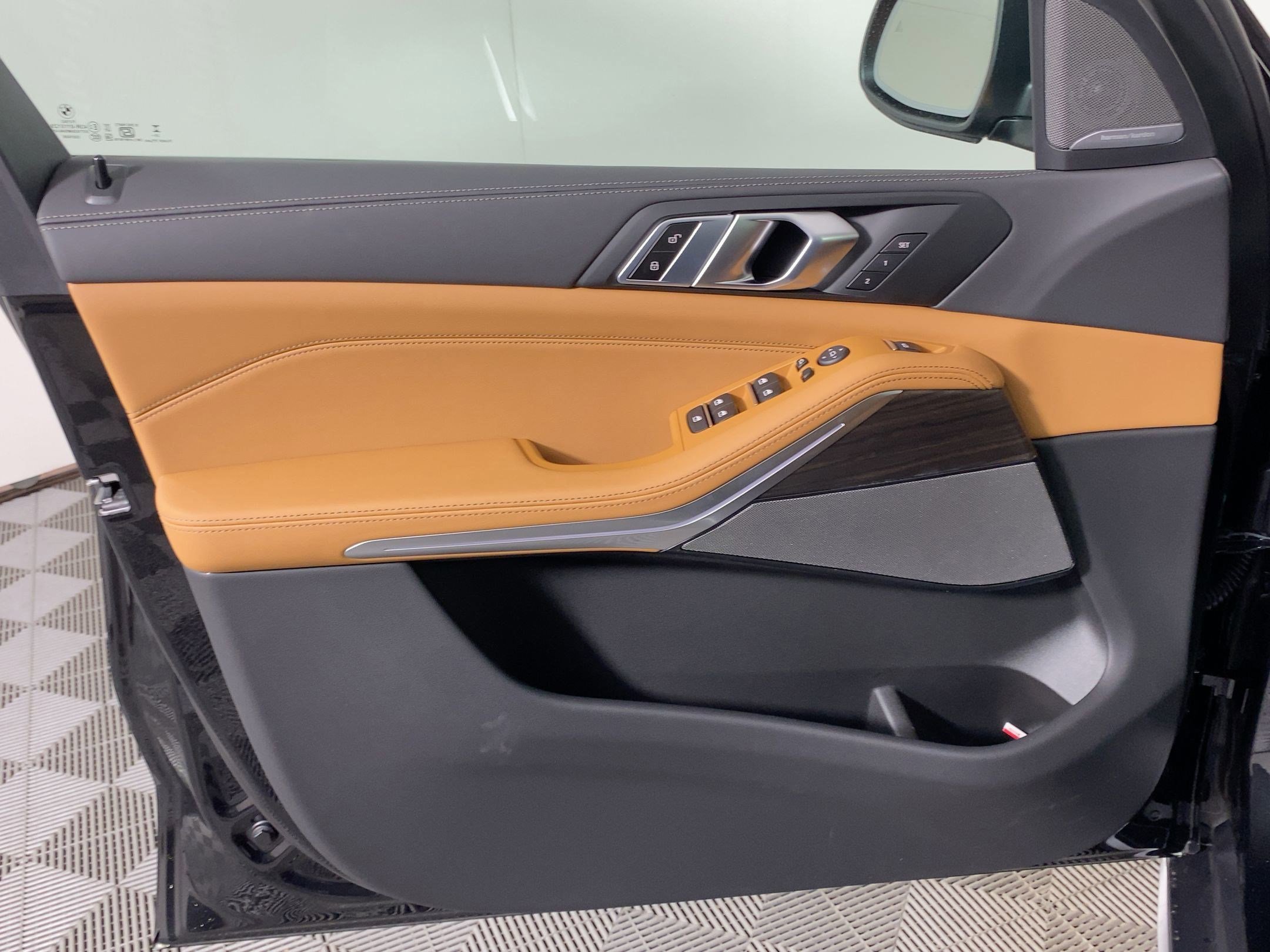 Used 2026 BMW X5 sDrive40i w/ Premium Package image 10