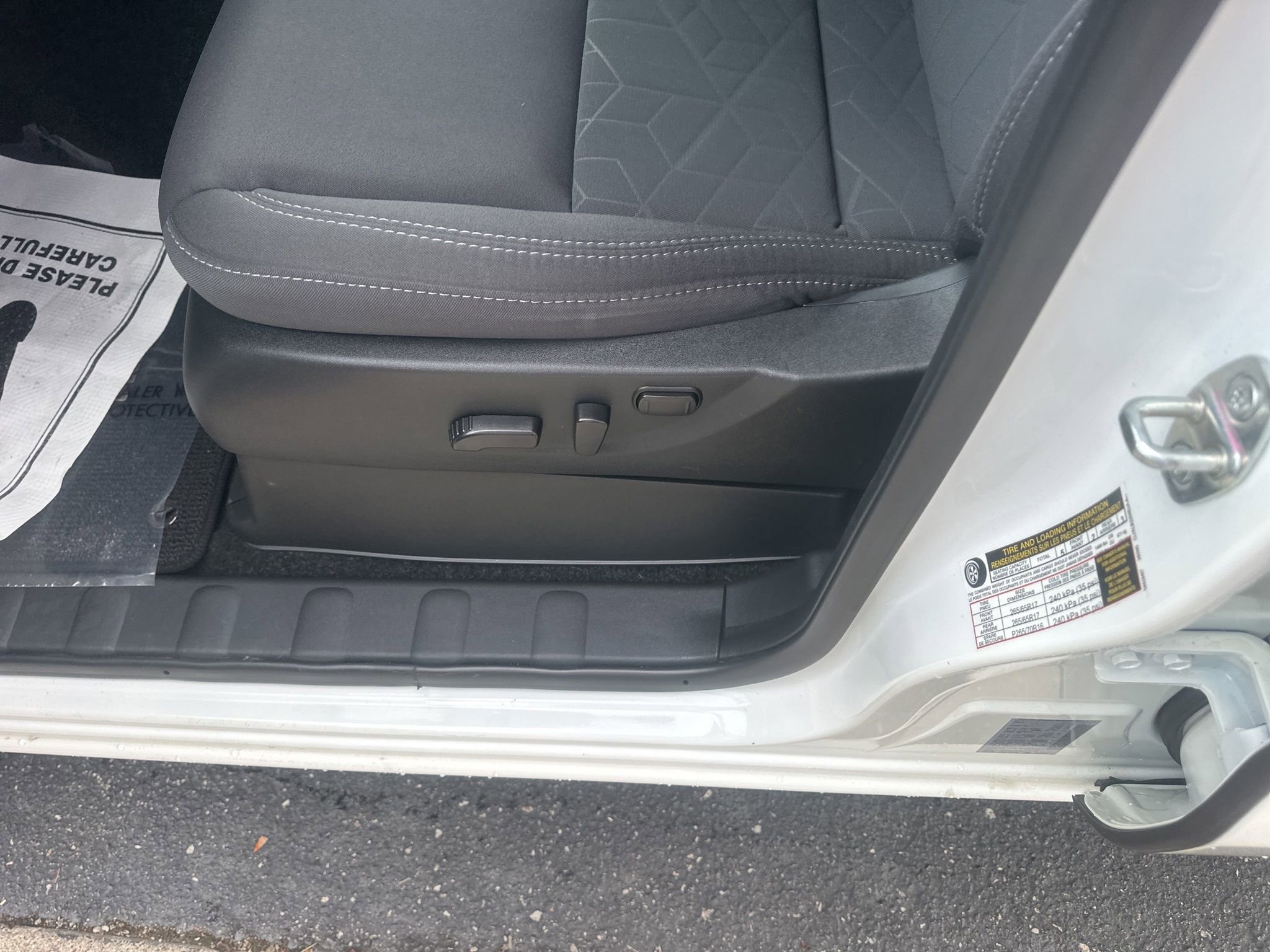 Used 2025 Nissan Frontier SV RWD image 21