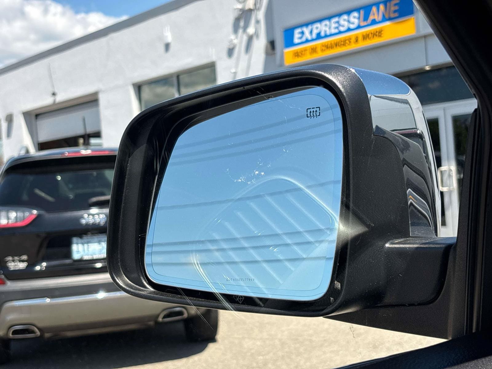 Certified 2018 Jeep Grand Cherokee Limited AWD/4WD image 32