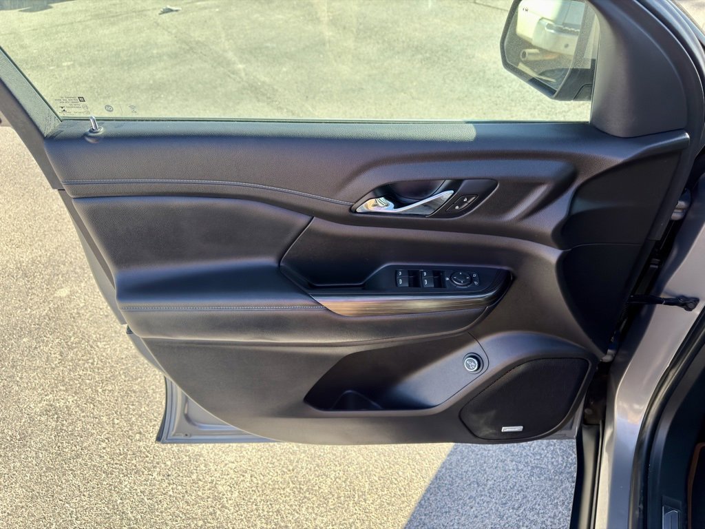 Used 2019 GMC Acadia SLT image 30