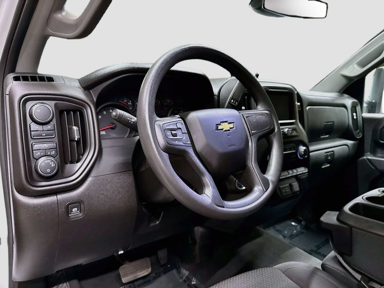 Used 2024 Chevrolet Silverado 2500 Custom AWD/4WD image 10