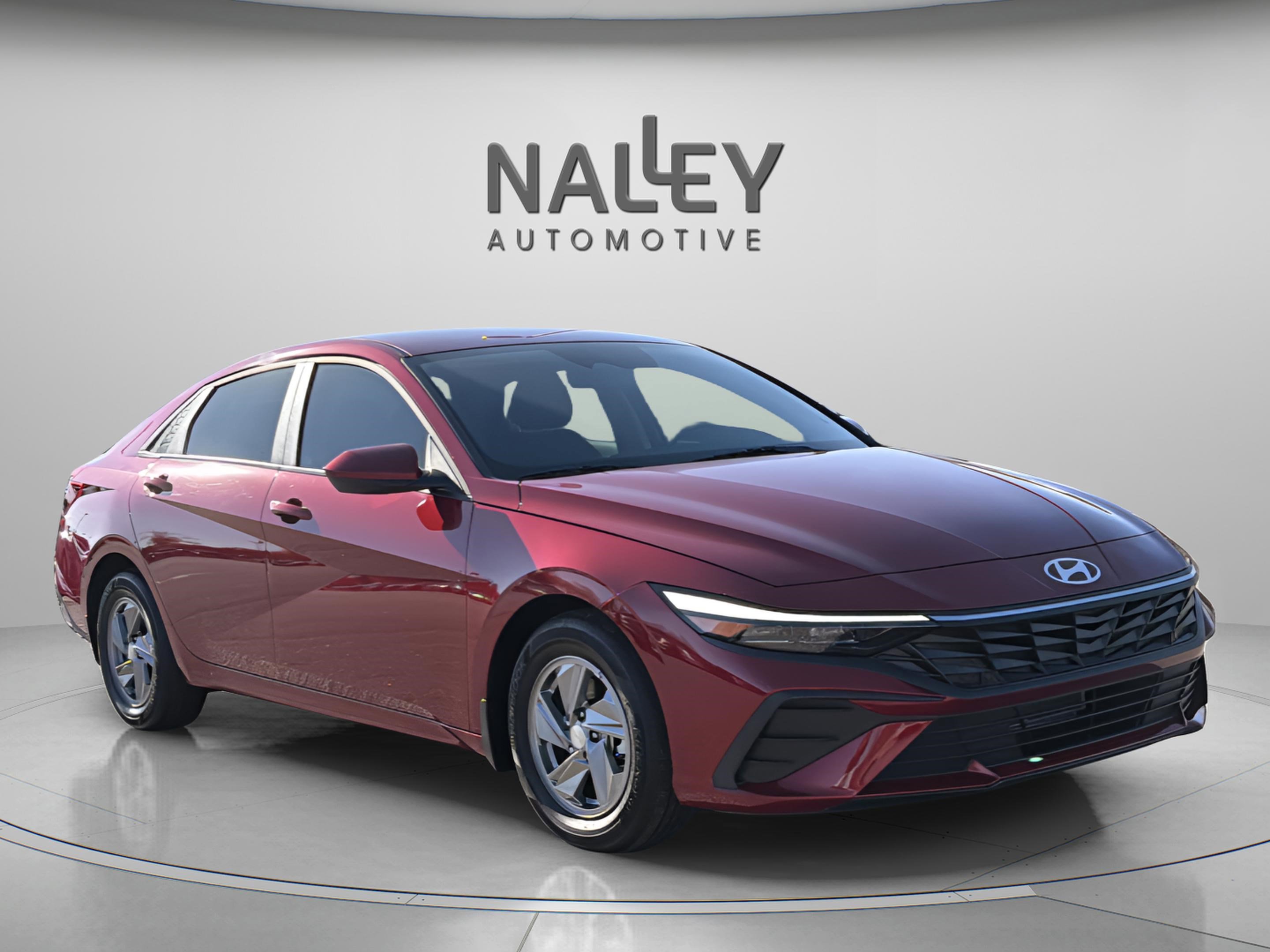 Used 2025 Hyundai Elantra SE image 8