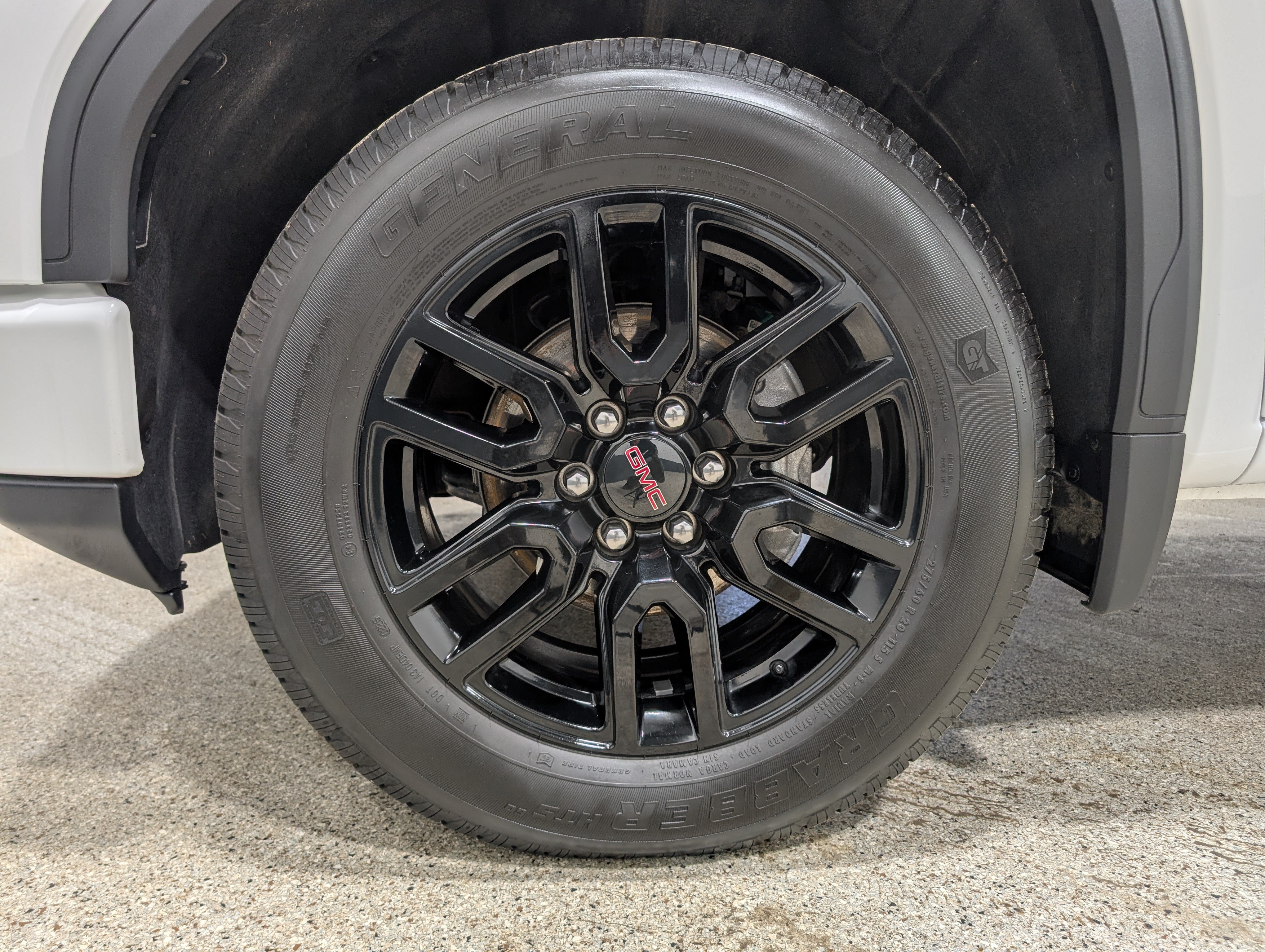 Used 2025 GMC Sierra 1500 Elevation AWD/4WD image 9