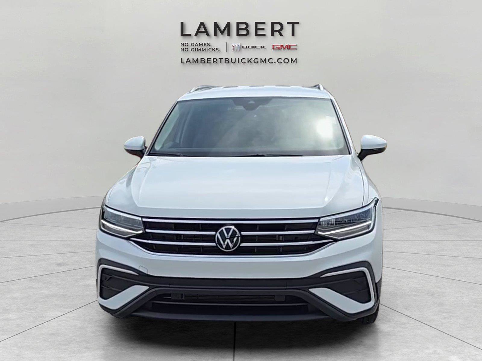 Used 2024 Volkswagen Tiguan SE AWD/4WD image 8