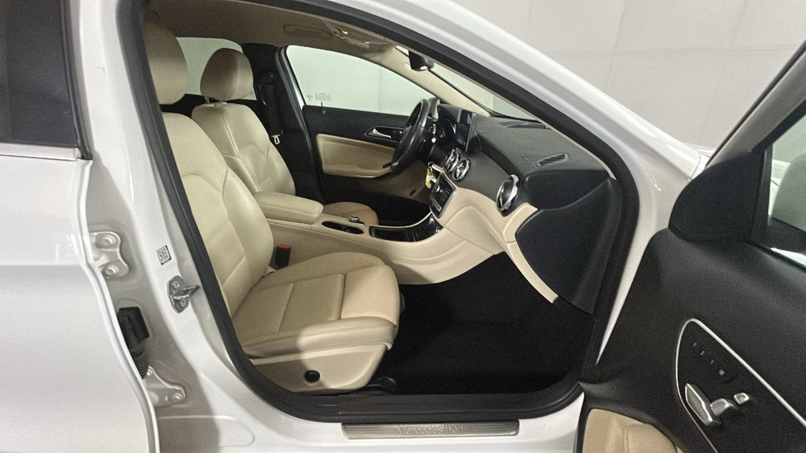 Used 2019 Mercedes-Benz GLA 250 4MATIC image 28