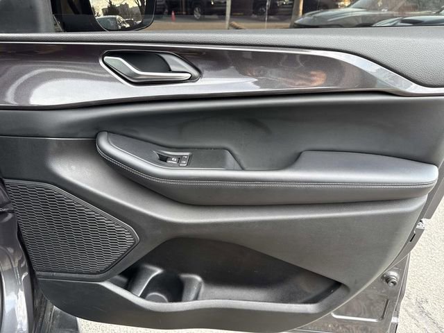 Used 2023 Jeep Grand Cherokee L Laredo image 8