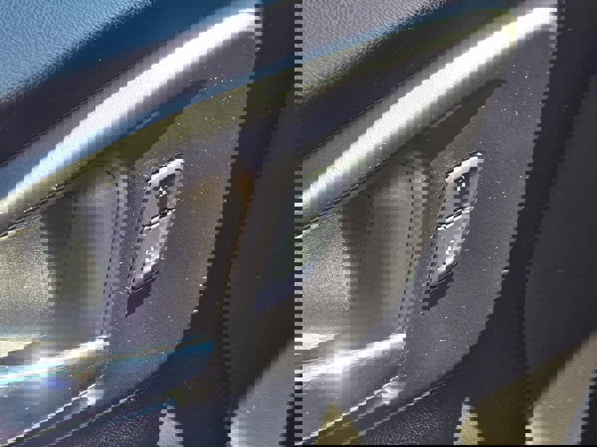 Used 2016 Chevrolet Malibu LT w/ Driver Confidence Package image 28