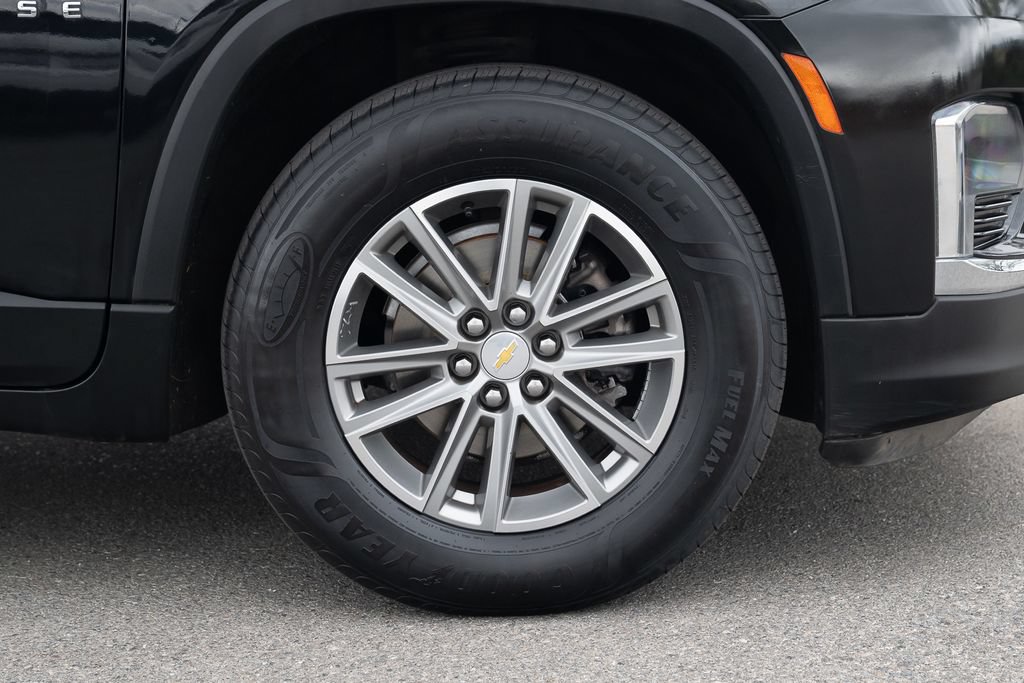 Used 2023 Chevrolet Traverse LT FWD image 11