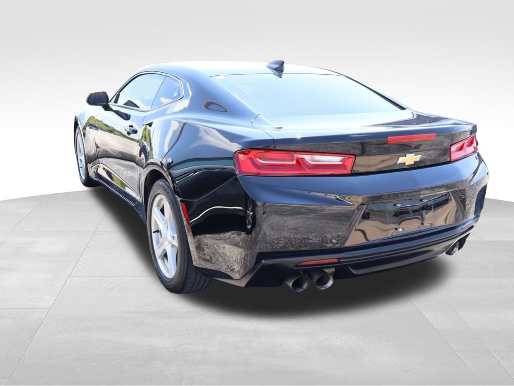 Used 2017 Chevrolet Camaro LT RWD image 23