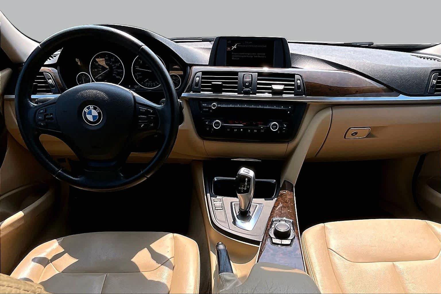 Used 2015 BMW 320i xDrive Sedan AWD/4WD image 15