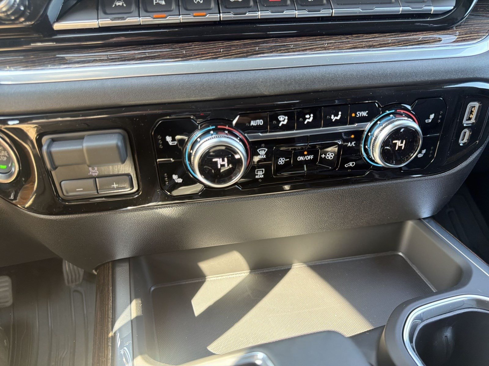 New 2026 GMC Sierra 1500 Elevation w/ Elevation Premium Package AWD/4WD image 15