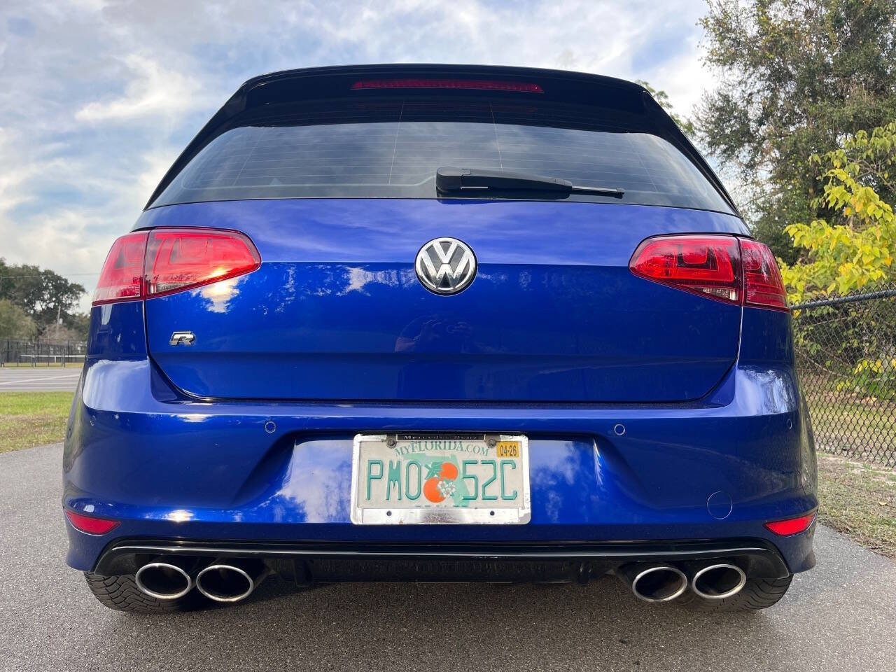 Used 2017 Volkswagen Golf R 4-Door image 9