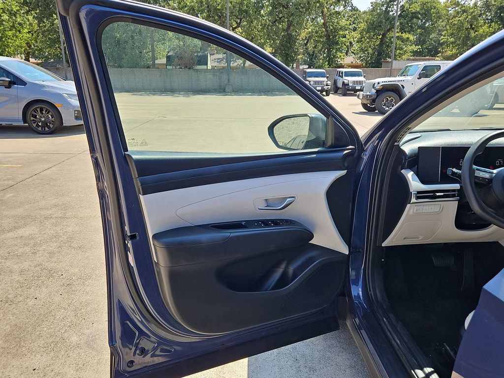 Used 2025 Hyundai Tucson SEL FWD image 11