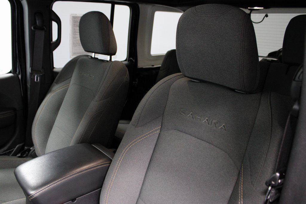 Used 2024 Jeep Wrangler Sahara image 25