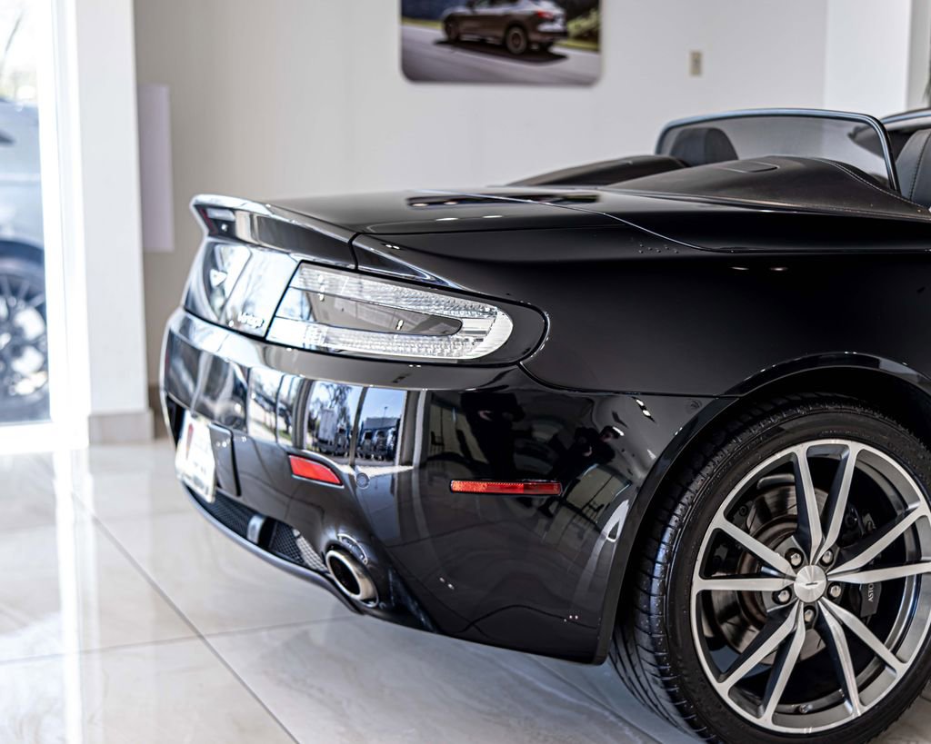 Used 2010 Aston Martin V8 Vantage Roadster RWD image 12