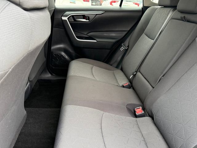 Used 2022 Toyota RAV4 XLE w/ Convenience Package image 31